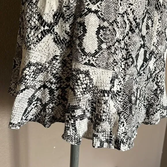 Express snakeskin print dress size small - Picture 4 of 7